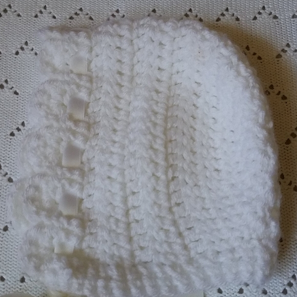 Handmade White Bonnets - Picture 2 of 3